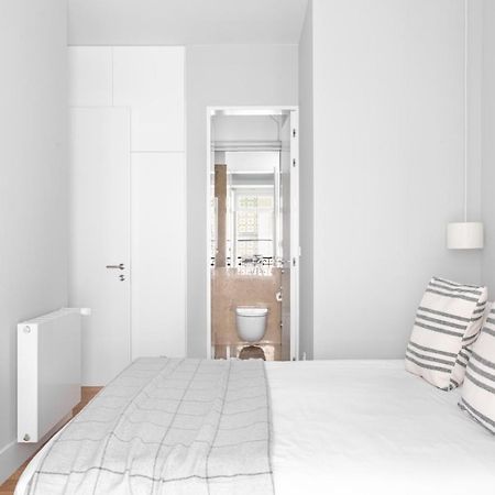 Joivy Marvelous 3-Bed Home With Astonishing View And Terrace, Nearby St George Castle Lisbon Exterior photo