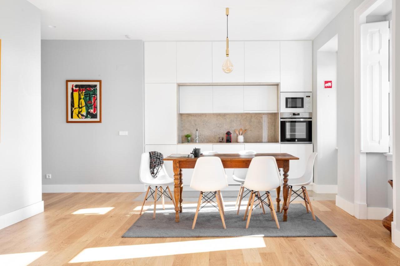 Joivy Marvelous 3-Bed Home With Astonishing View And Terrace, Nearby St George Castle Lisbon Exterior photo