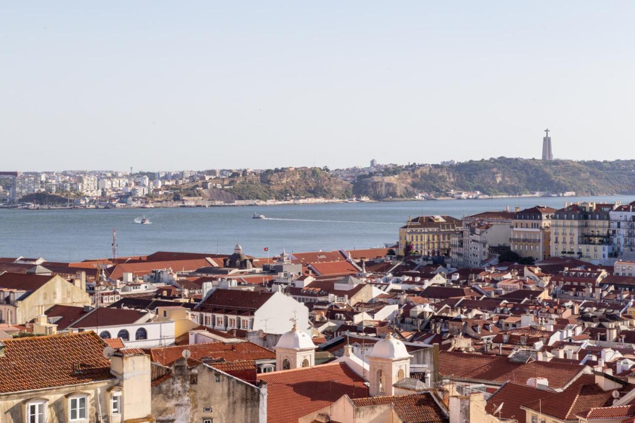 Joivy Marvelous 3-Bed Home With Astonishing View And Terrace, Nearby St George Castle Lisbon Exterior photo
