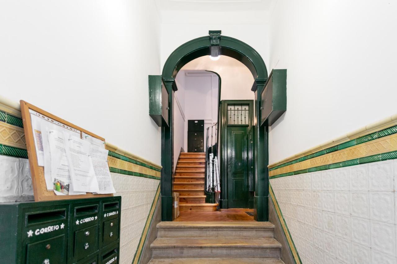 Joivy Marvelous 3-Bed Home With Astonishing View And Terrace, Nearby St George Castle Lisbon Exterior photo