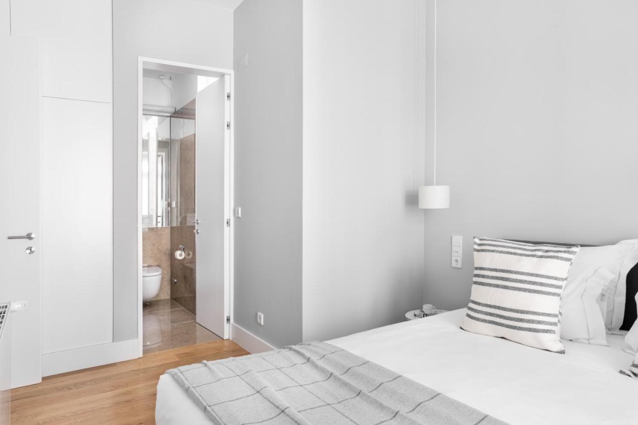 Joivy Marvelous 3-Bed Home With Astonishing View And Terrace, Nearby St George Castle Lisbon Exterior photo